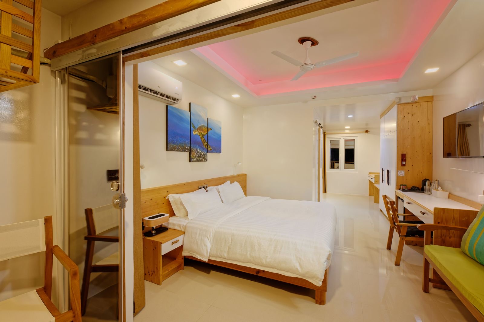 Superior Deluxe Seaview